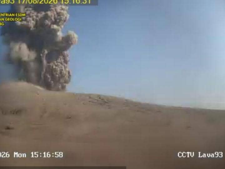 Gunung Anak Krakatau Sehari Erupsi 20 Kali, Status Masih Siaga