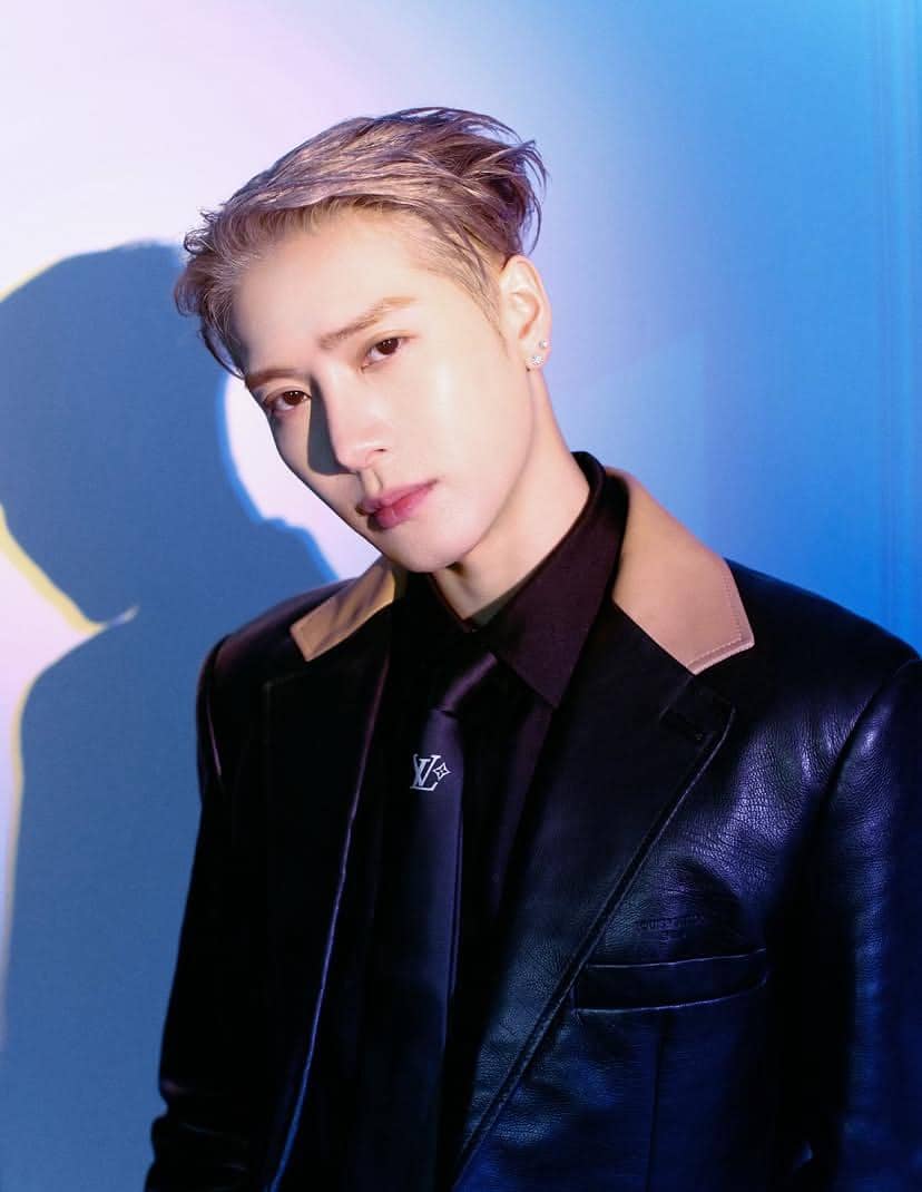 Potret Jackson Wang yang diunggah melalui akun Instagram @jacksonwang852g7, dengan wajah terlihat dari jarak dekat.