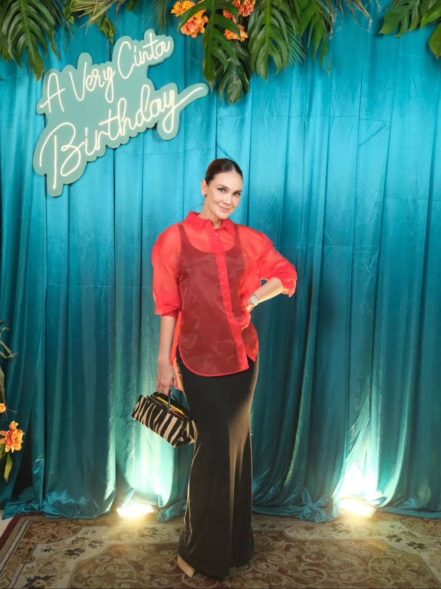 gaya Cinta Laura di pesta ulang tahunnya ke-33 tahun