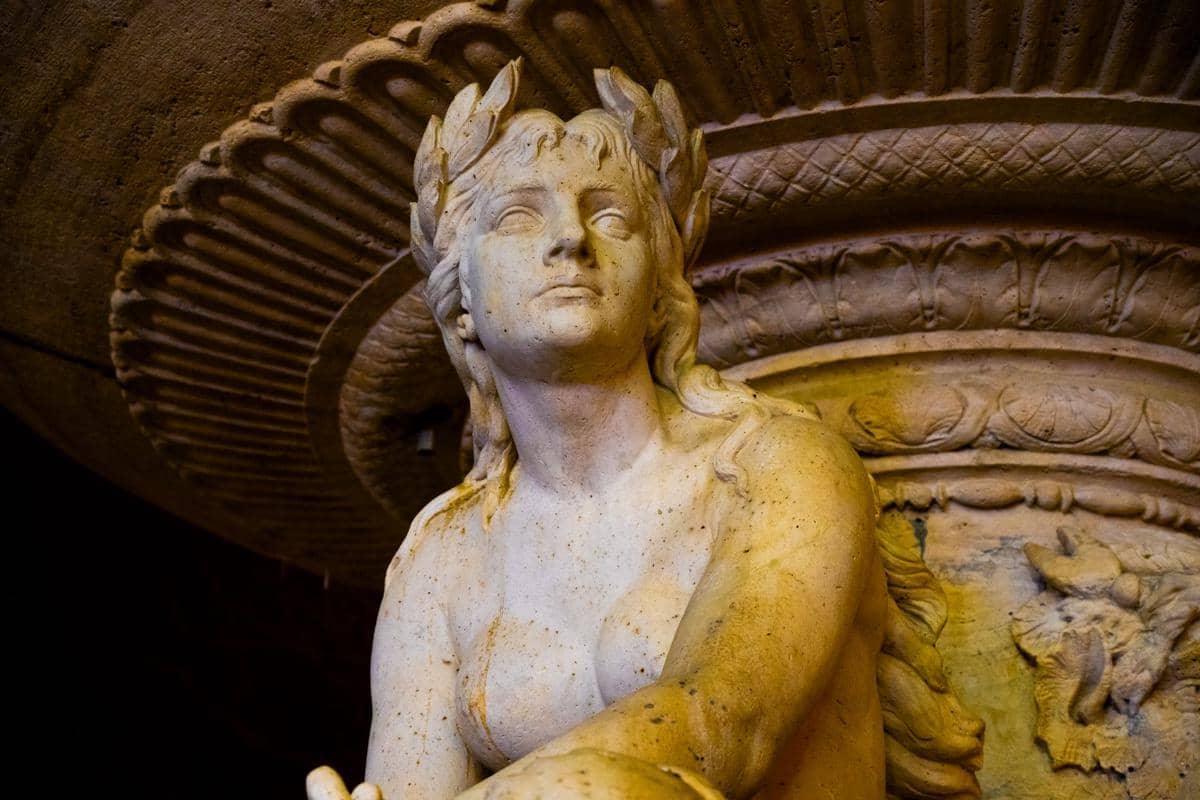 ilustrasi patung Aphrodite