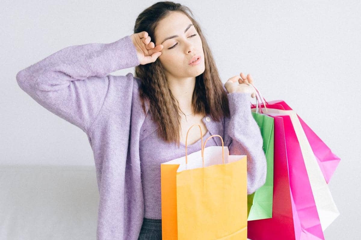 ilustrasi FOMO belaja produk fashion