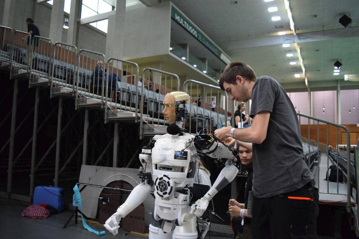 ilustrasi teknisi robot