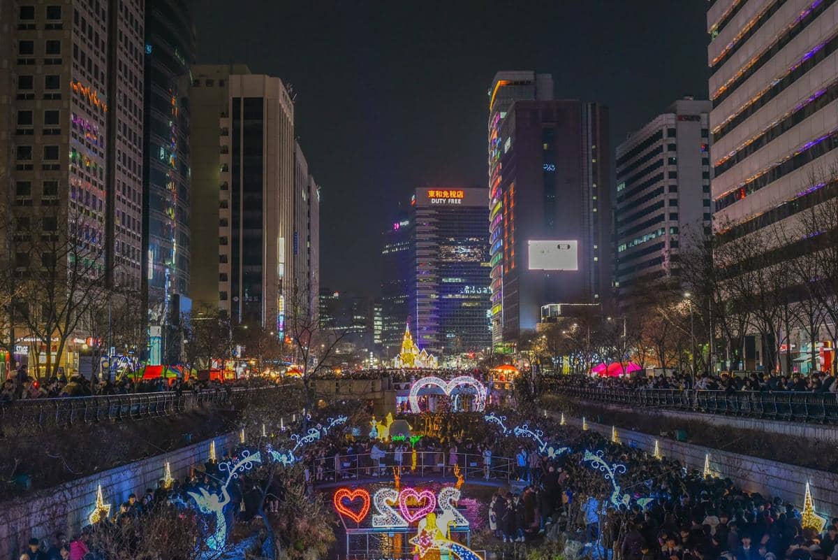 ilustrasi Cheonggyecheon Stream, Seoul, Korea Selatan