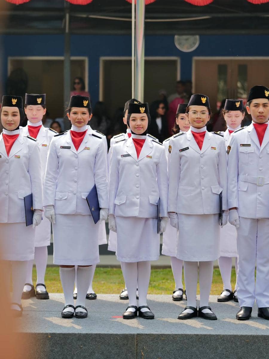 Shanika anak Rionaldo Stokhorst jadi petugas upacara bendera