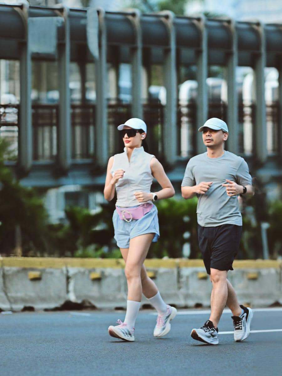 Anissa Aziza ajak suami dan anak jogging di hari libur