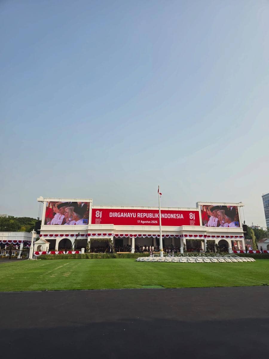 El Rumi hadir di upacara penurunan bendera di Istana Merdeka