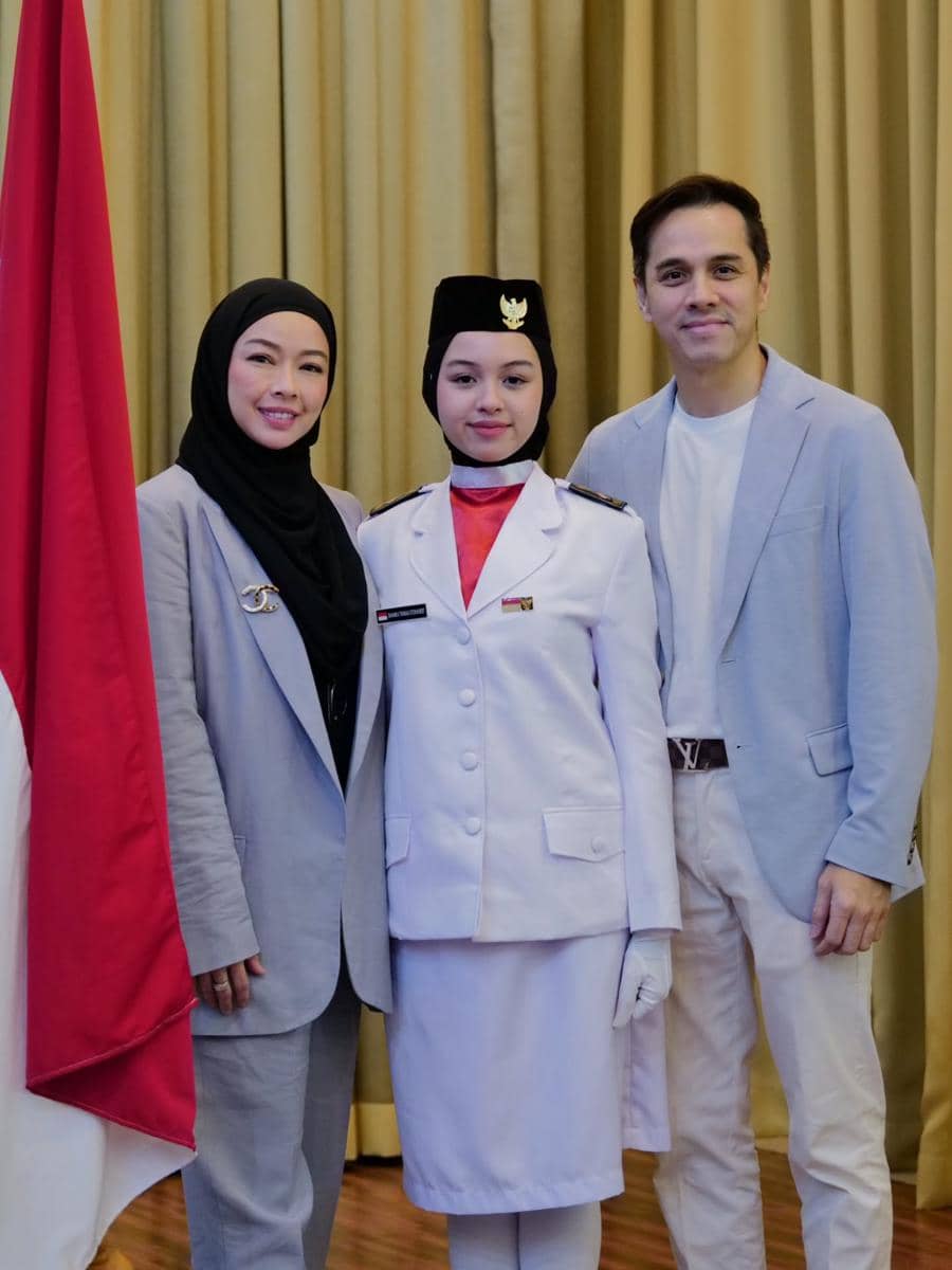 Shanika anak Rionaldo Stokhorst jadi petugas upacara bendera