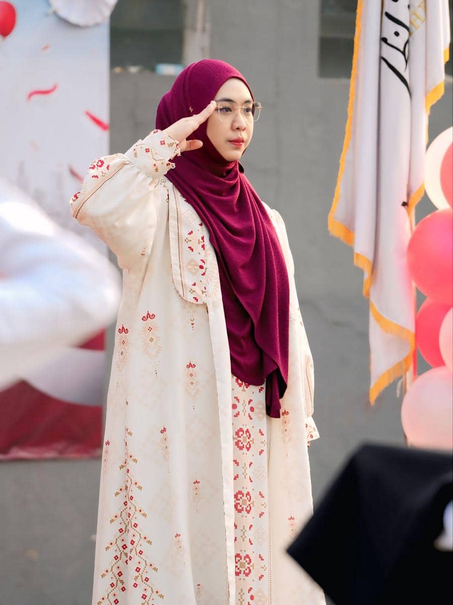 Oki Setiana Dewi saat jadi inspektur upacara 17 Agustus