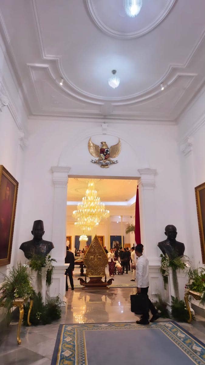 El Rumi hadir di upacara penurunan bendera di Istana Merdeka