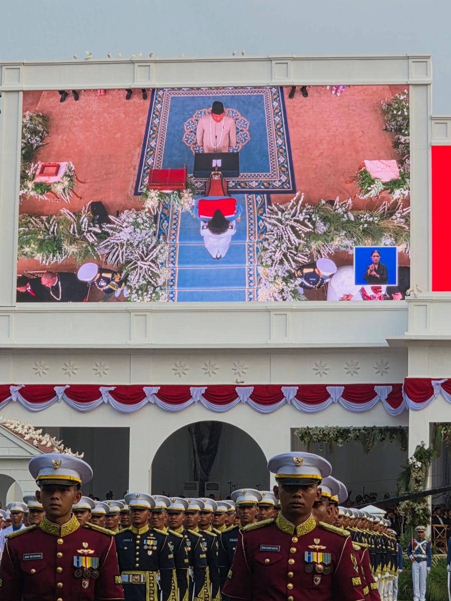 El Rumi hadir di upacara penurunan bendera di Istana Merdeka
