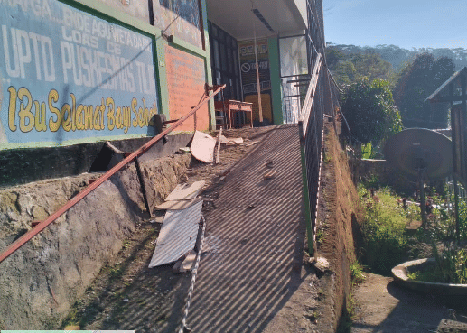 Kondisi Puskesmas yang terdampak gempa di Manggarai, NTT.