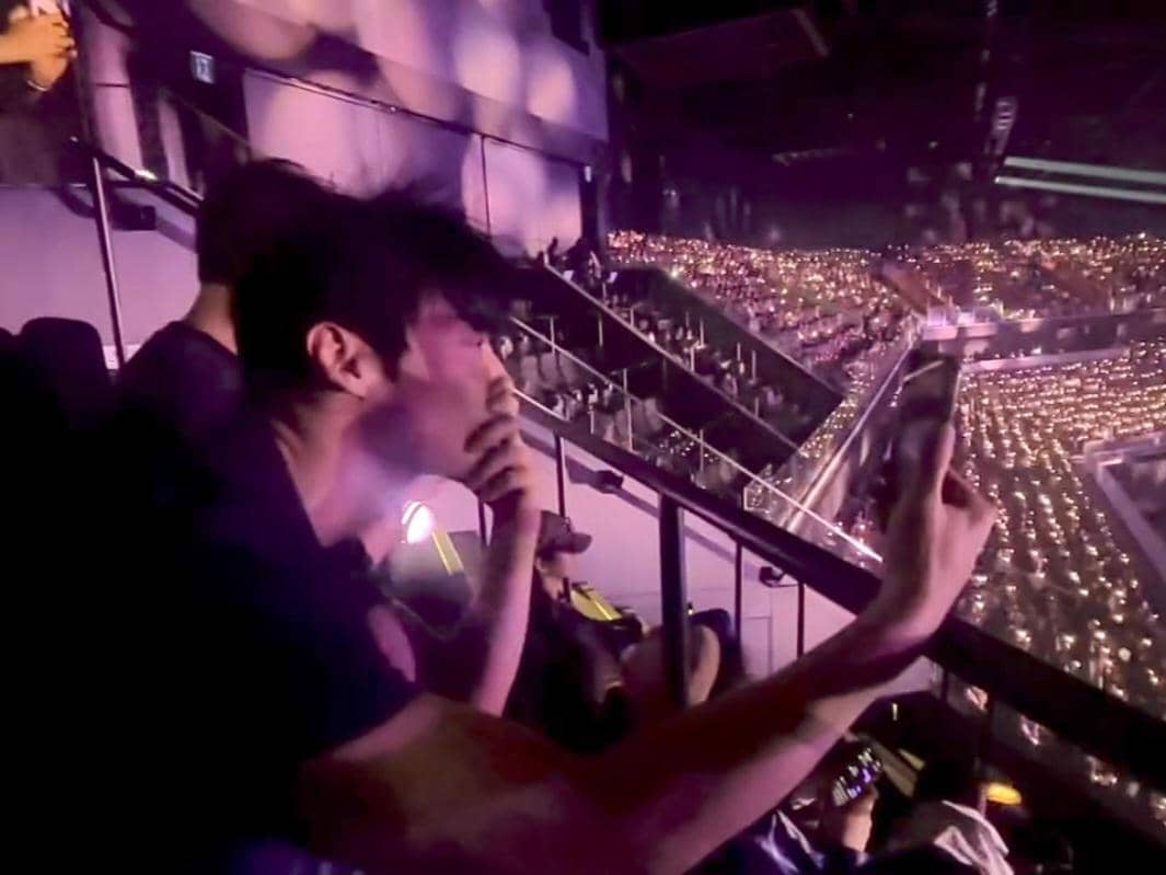 potret Heo Nam Jun nonton konser solo Young K DAY6