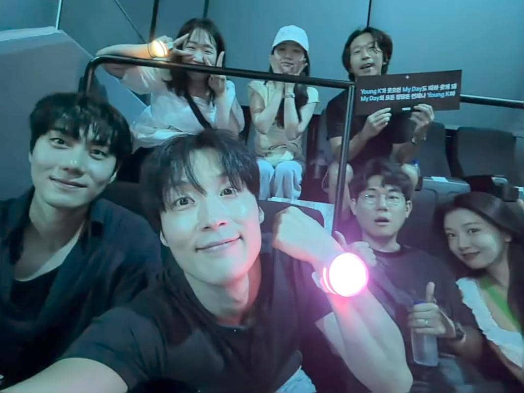 potret Heo Nam Jun nonton konser solo Young K DAY6