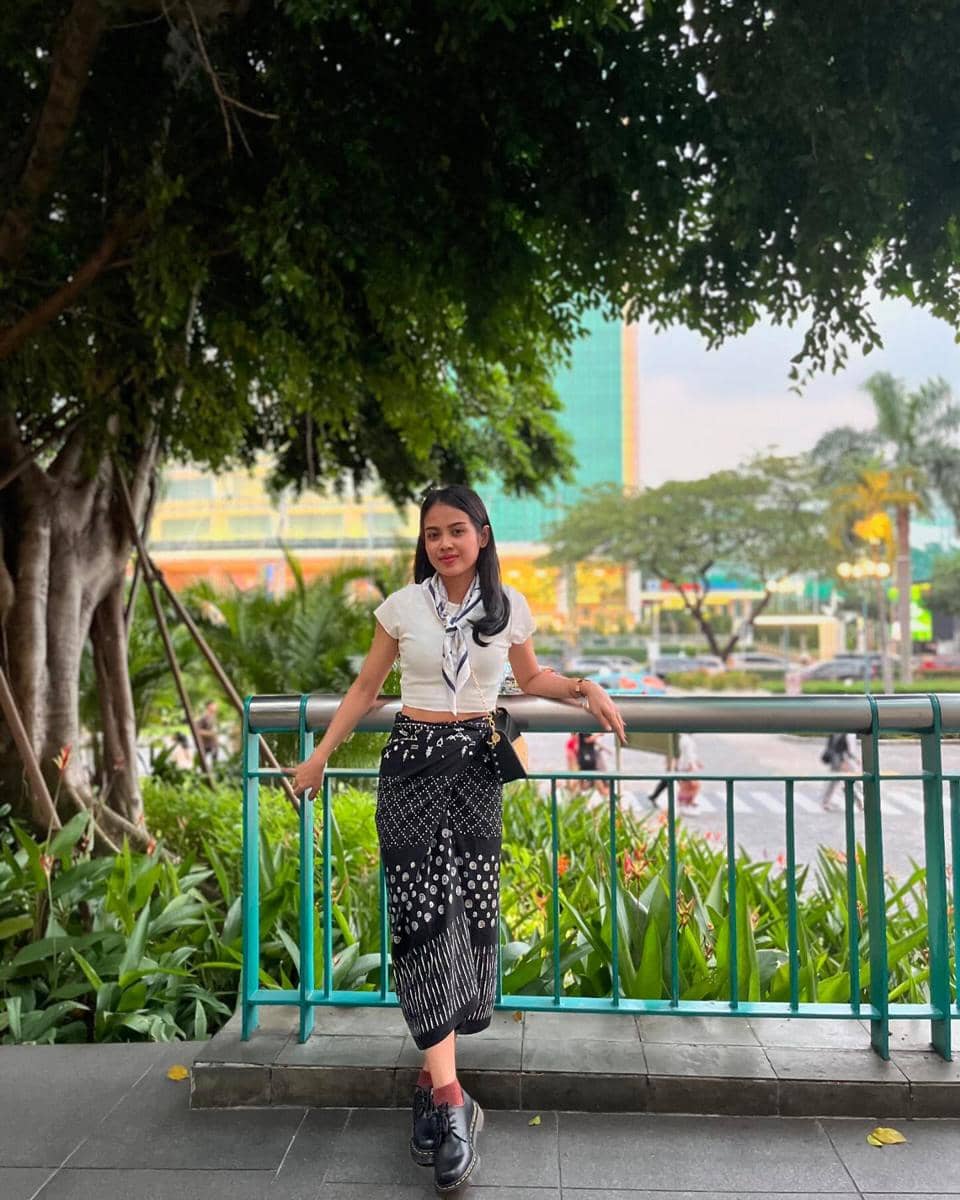 Inspirasi OOTD ala Sintia