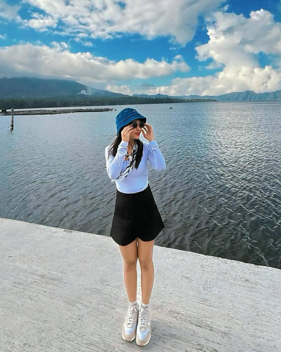 Inspirasi OOTD ala Sintia