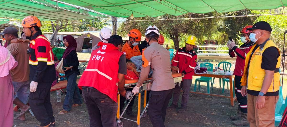 PMI Bantu Rujuk Pasien Gempa