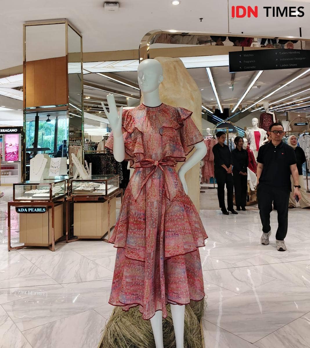 Peluncuran koleksi CELESTIAL 2.0 bertajuk “CELESTIAL Season 2: A Glimpse of a Moment, a Love and a Dream”, digelar di METRO Plaza Senaya