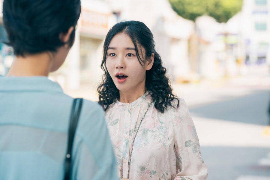 Cuplikan adegan drama Korea Genie Make a Wish produksi Netflix, memperlihatkan suasana salah satu momen serial.
