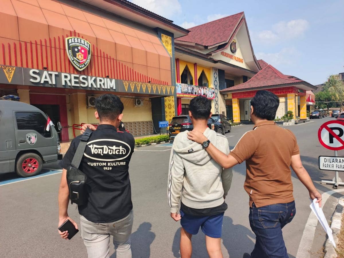 Pelajar Palembang Pamer Senpira Saat Konvoi, Beli dari Facebook