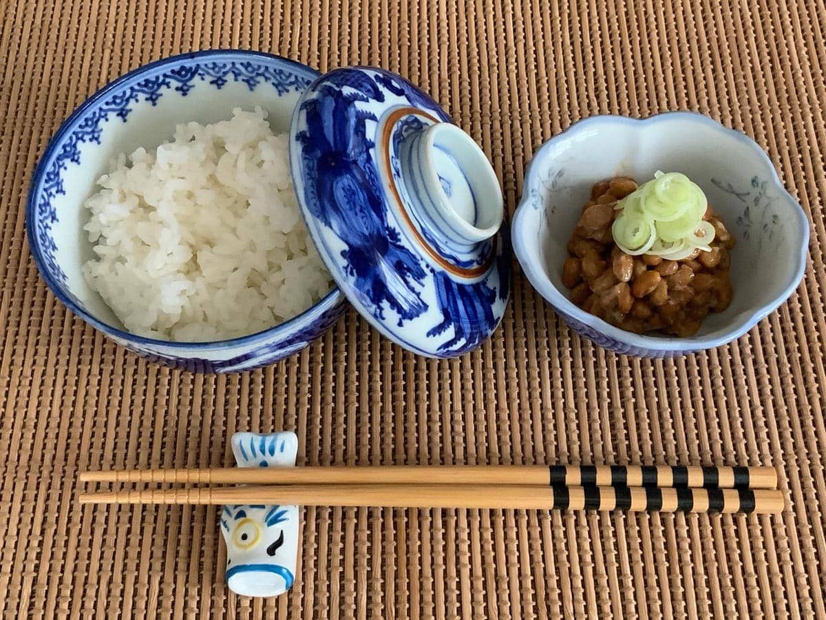 ilustrasi natto dan bawang