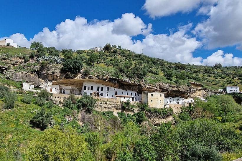 Setenil de las Bodegas, Spanyol