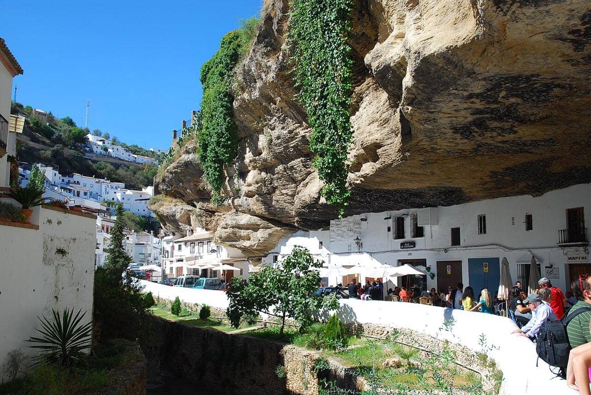 Setenil de las Bodegas, Spanyol