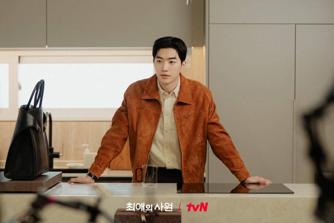 5 Arti Simbolis dari Warna Outfit Karakter My Bias, My Boss