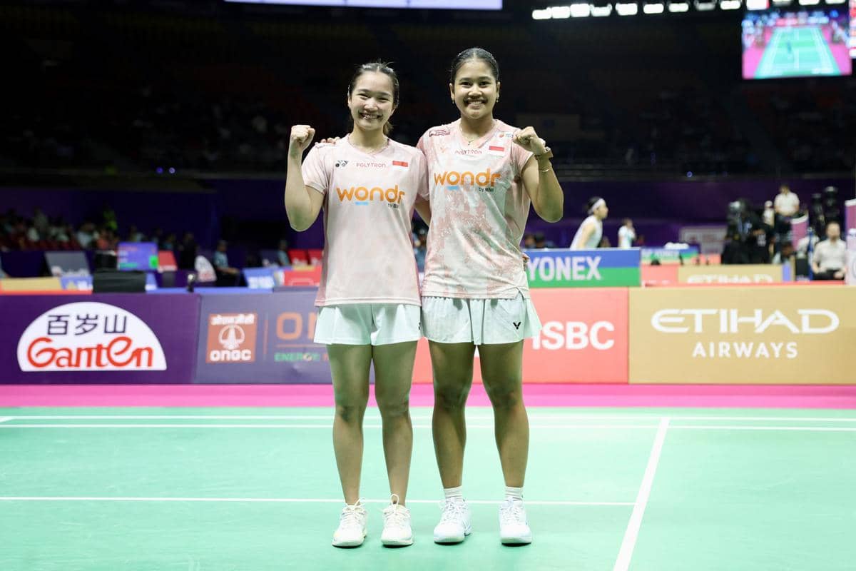 Rachel Allessya Rose/Febi Setianingrum memenangkan perang saudara melawan pasangan Isyana Syahira Meida/Rinjani Kwinnara Nastine di 32 besar