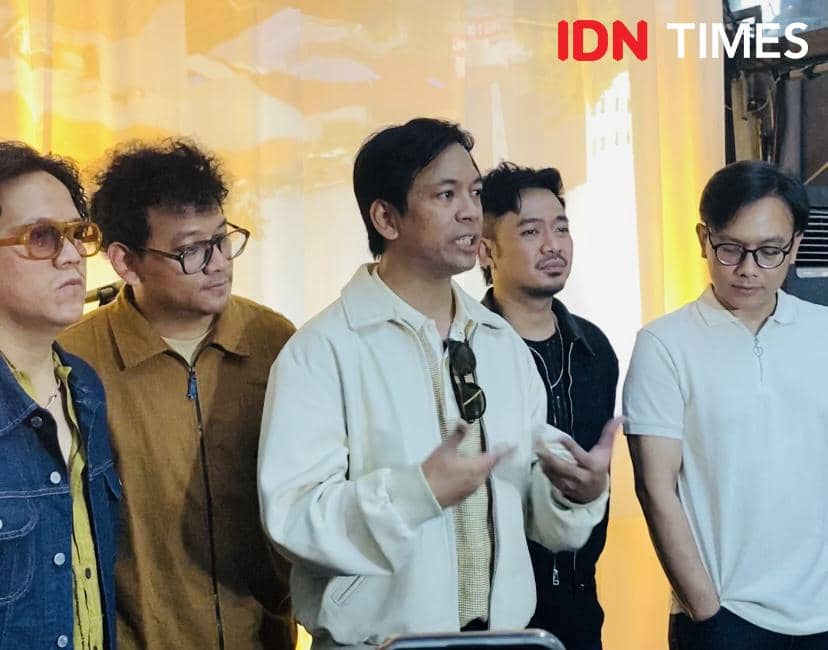 Personel D'MASIV berpose dalam potret di COMA, M Bloc Space, Jakarta Selatan, pada Rabu, 19 Agustus 2026.