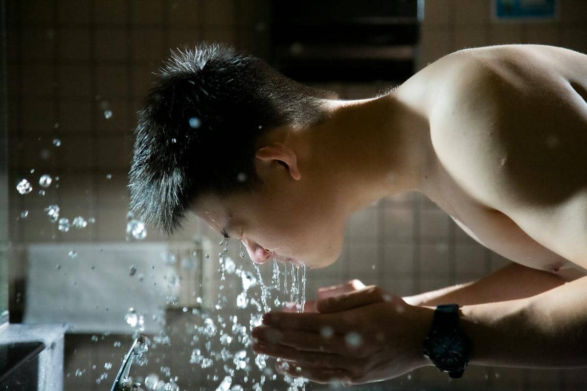 5 Kebiasaan Grooming Pria yang Sebaiknya Dihindari saat Cuaca Panas