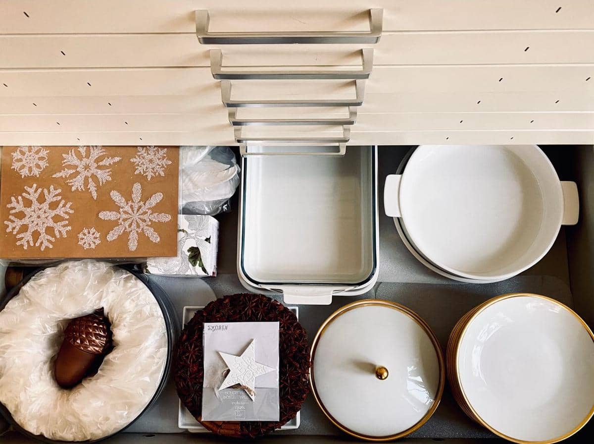Ilustrasi aspirational clutter