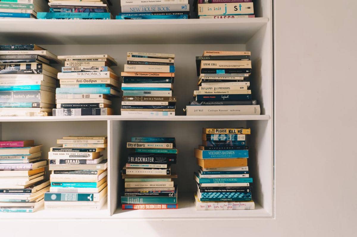 Ilustrasi aspirational clutter