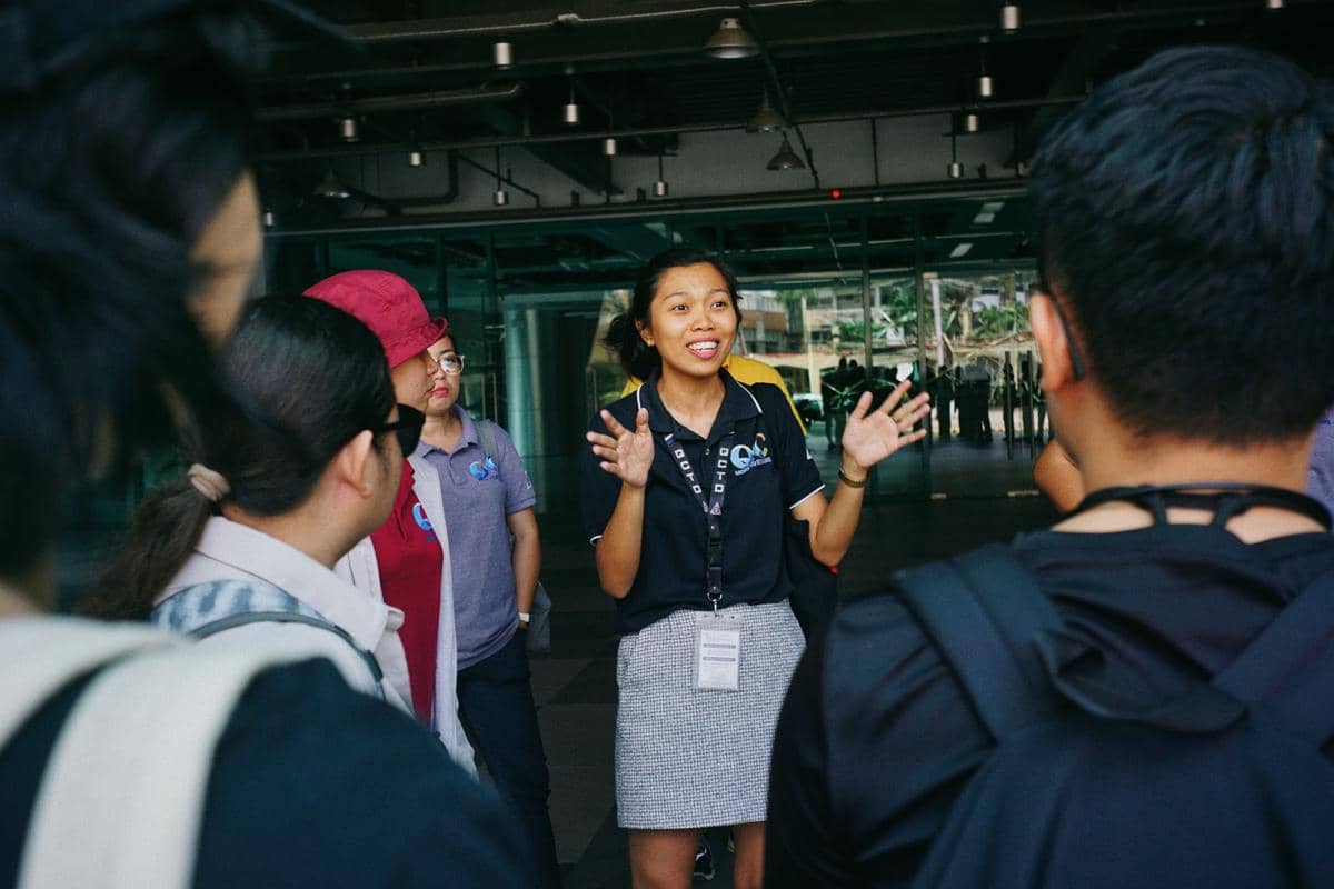 5 Ide Pekerjaan Sampingan Tour Guide yang Bisa Tambah Cuan