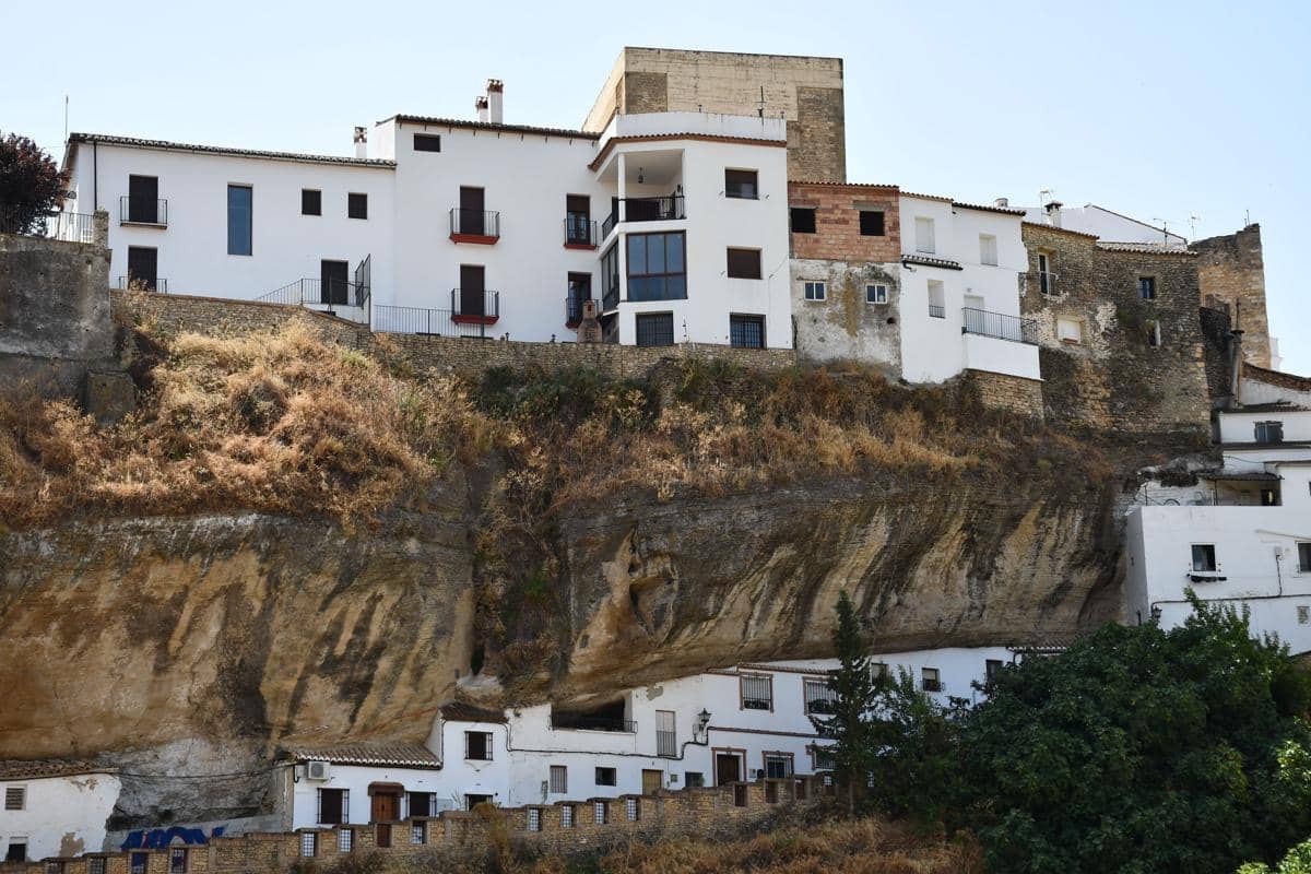 Setenil de las Bodegas, Spanyol