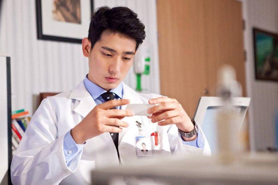 Cuplikan drama Korea What Happens to My Family? produksi KBS2, menampilkan adegan para tokoh dalam serial tersebut.