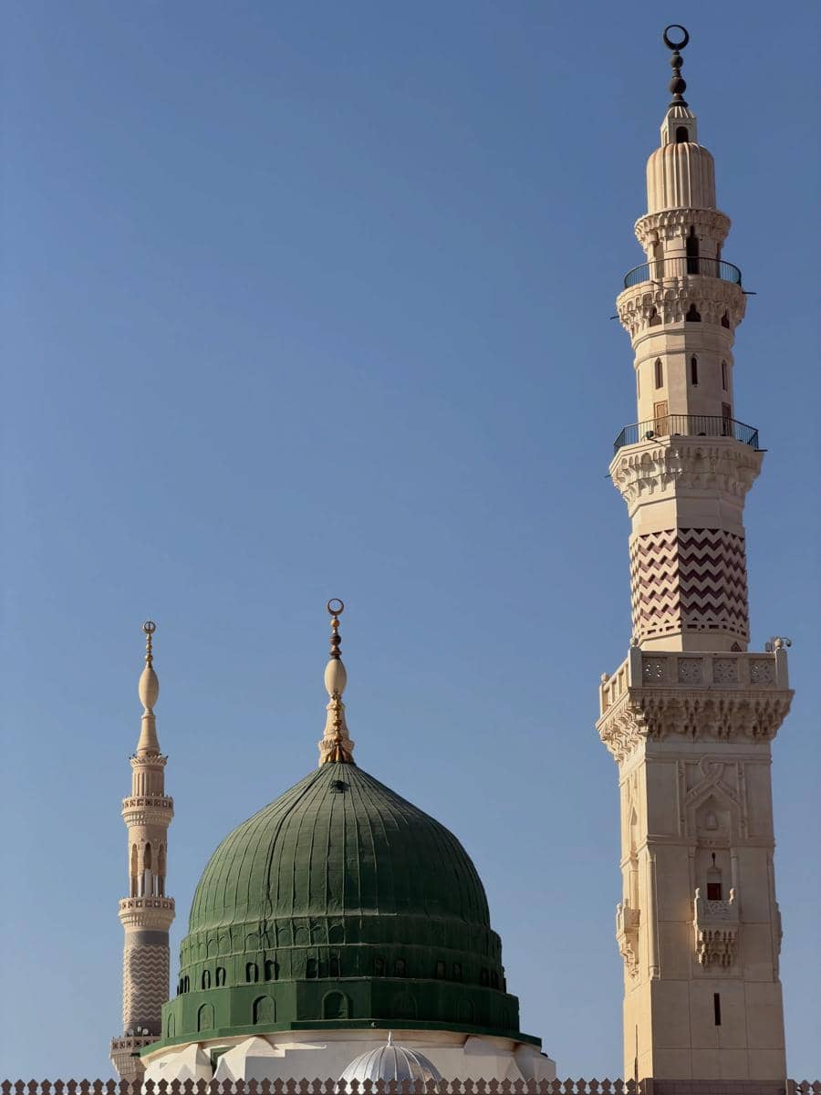 Ummi Quary saat di masjid Nabawi