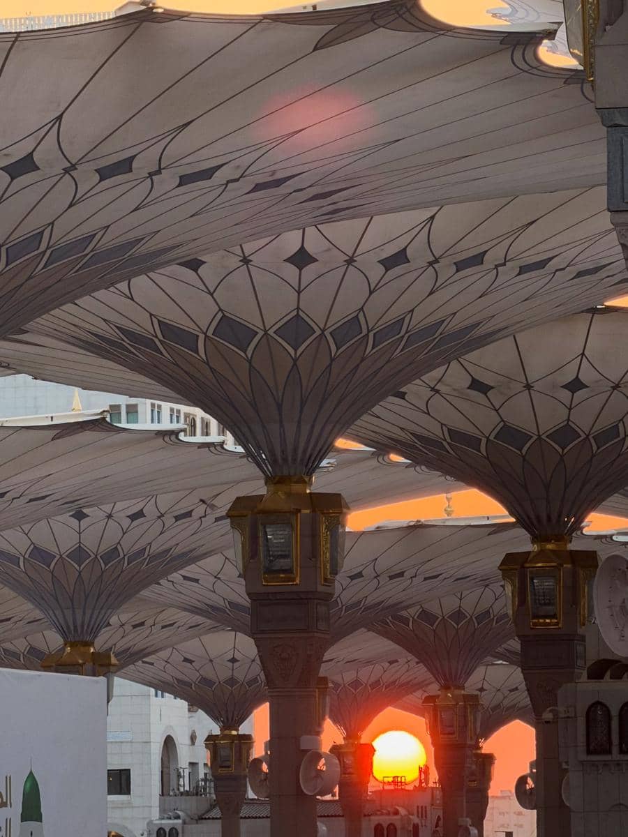 Ummi Quary saat di masjid Nabawi