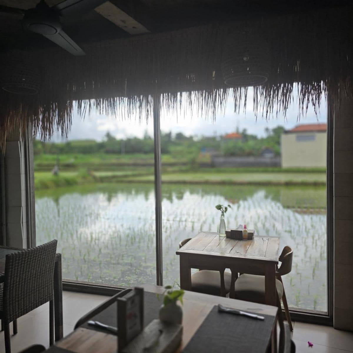 suasana di Warung Legong