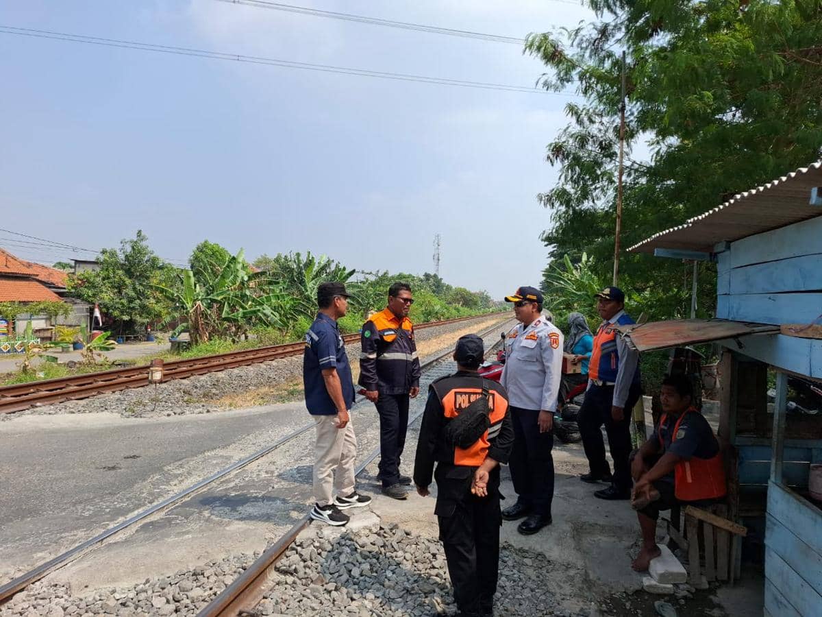 Perlintasan KA Tanpa Palang Pintu di Bugen Semarang Bakal Dipasang EWS