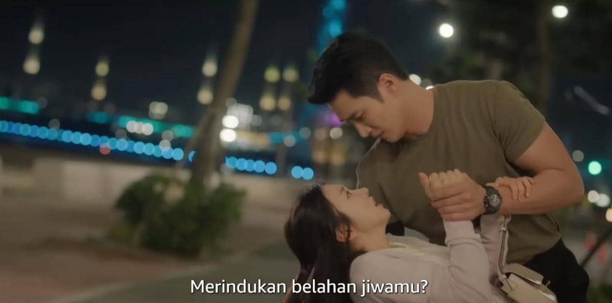Cuplikan drama Spring Fever yang ditayangkan di kanal YouTube Prime Video Indonesia, memperlihatkan salah satu adegan serial.