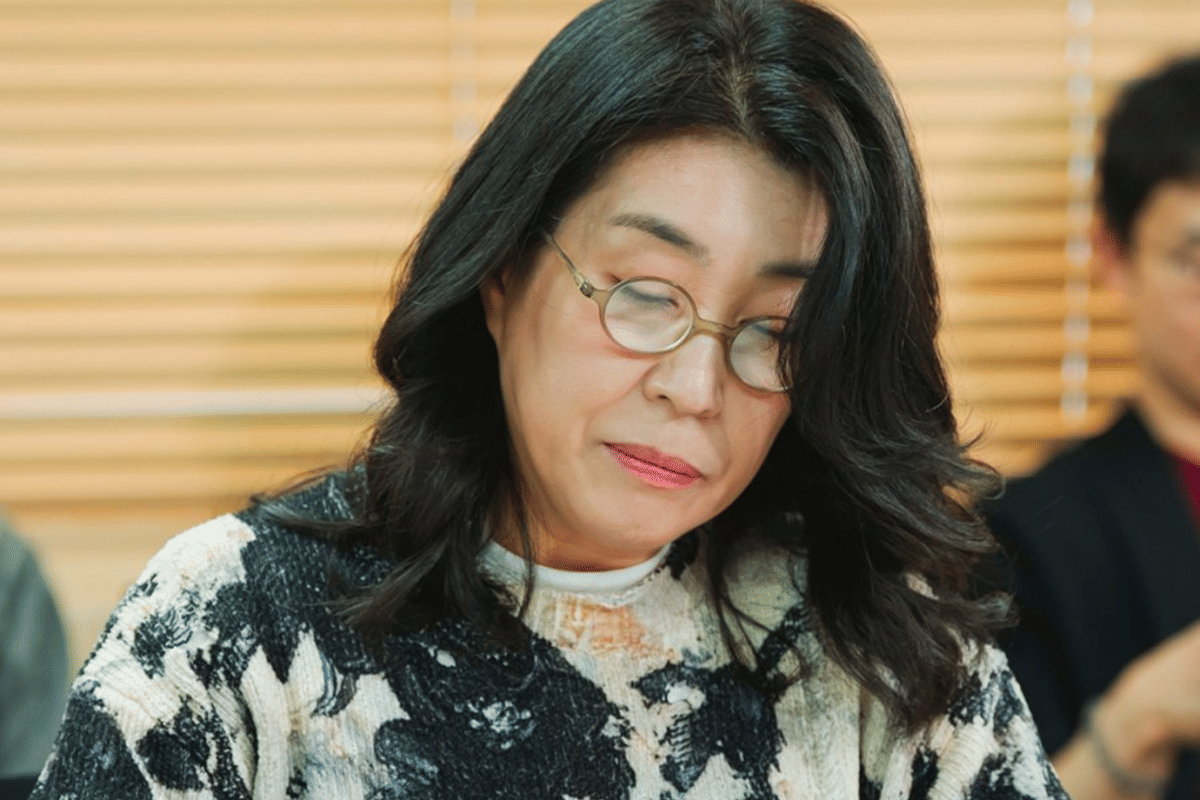 Para pemeran drama Korea A Love Other Than Yours dalam materi promosi resmi produksi KBS yang dirilis.