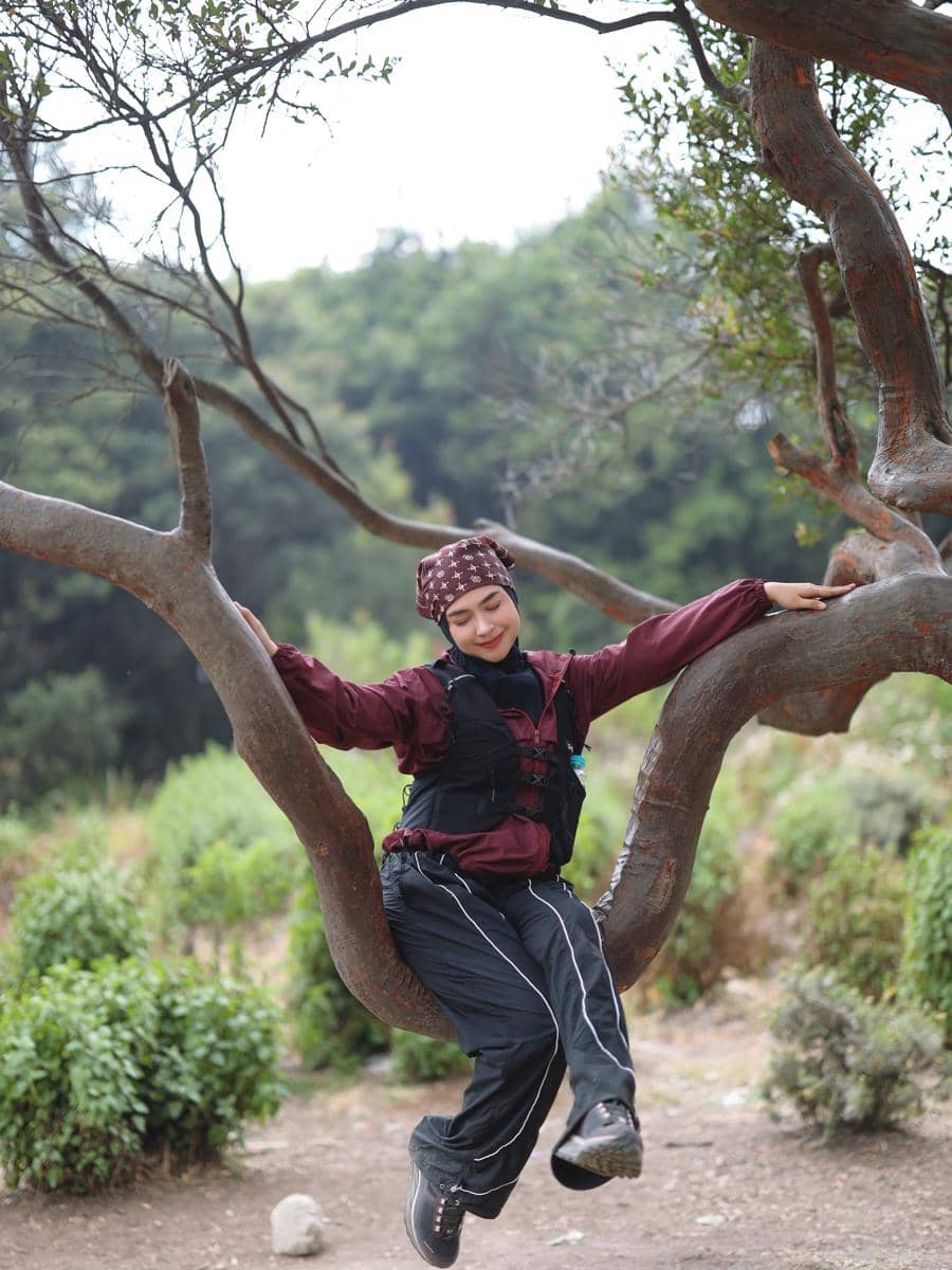 Ria Ricis Mendaki Gunung, Keponakan Sempat Muntah-muntah (instagram.com/riaricis1795)