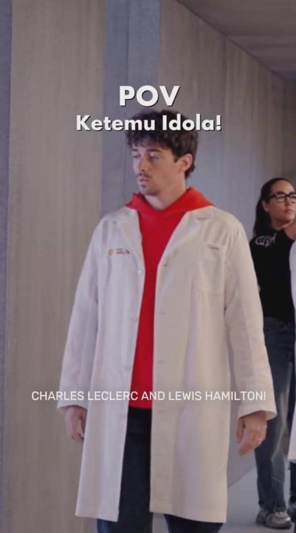 Pevita Pearce berpose bersama pembalap Formula 1 Lewis Hamilton dan Charles Leclerc dalam sebuah pertemuan.