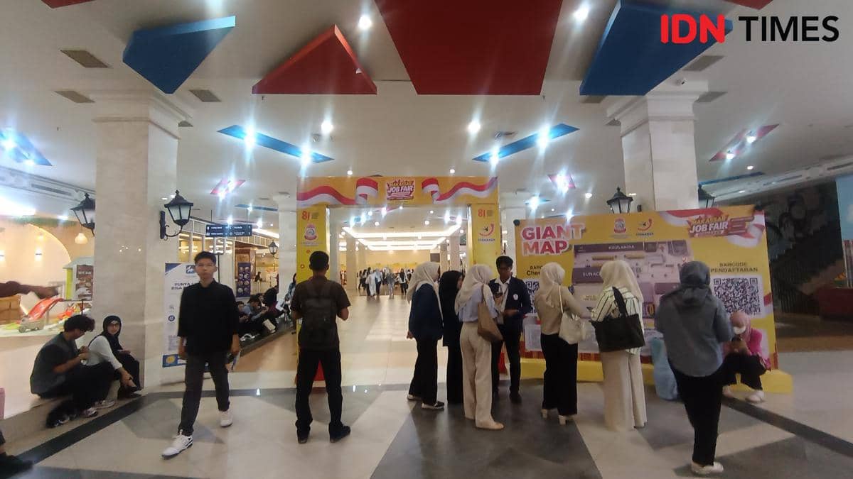Cerita Perjuangan Fresh Graduate Makassar Mencari Pekerjaan Pertama
