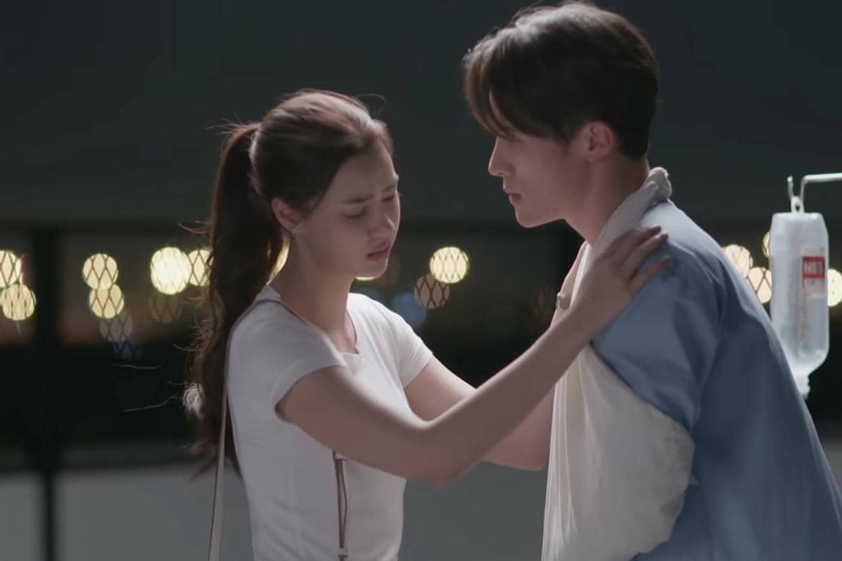 Adegan dari drama Thailand Brothers, produksi Ch3 Thailand, dalam cuplikan promosi serial tersebut yang dirilis.