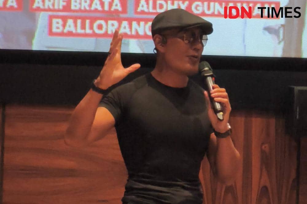 Potret Deddy Corbuzier dalam press conference Indonesian Podcast Festival yang digelar di Jakarta, Kamis (20/8/2026) (IDN Times/Juan Dwi)