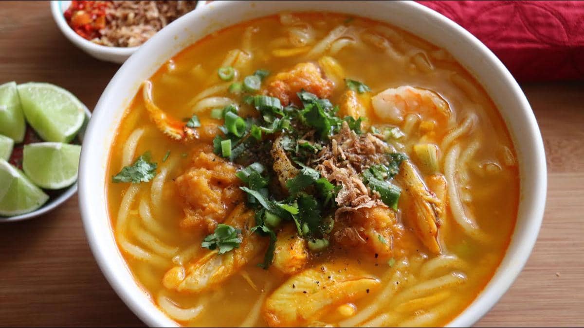 Resep Banh Canh Hua, Mi Tebal dengan Kuah Kepiting Khas Vietnam yang Gurih dan Lezat