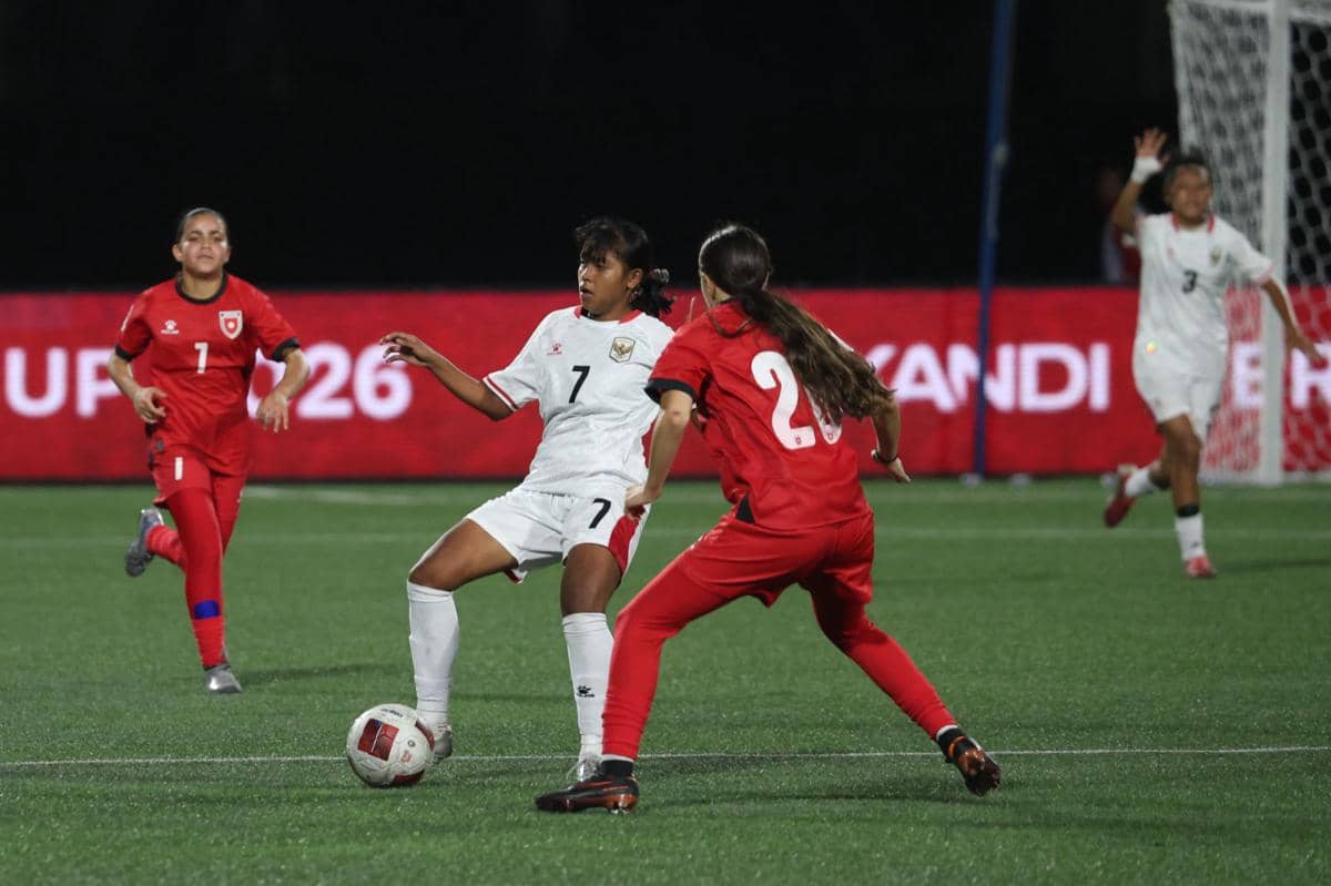Para pemain timnas putri Indonesia bersiap menghadapi Yordania dalam laga Srikandi Merdeka Cup 2026.