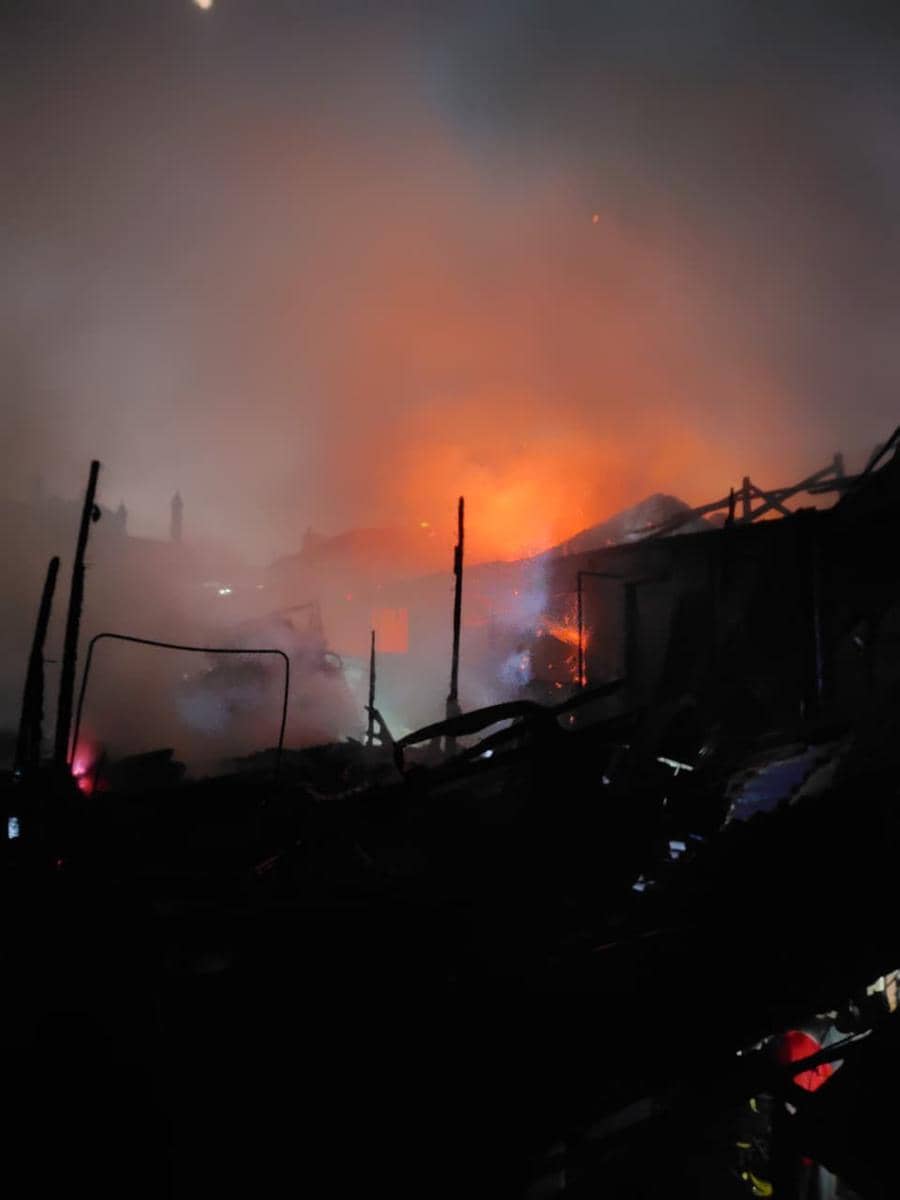 Kebakaran Landa Pemukiman Paseban, 145 Personel Damkar DKI Diterjunkan