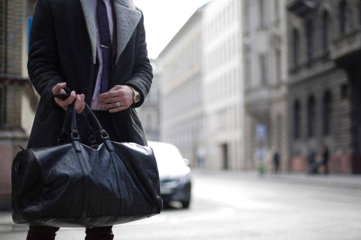 ilustrasi tas holdall